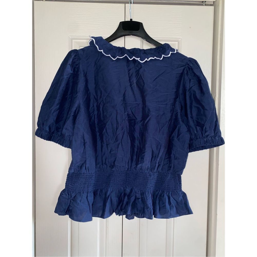 Ann Taylor NWT Scalloped Ruffle Wrap Top Navy Blue Blouse Sz Medium, MSRP $85 - Picture 3 of 10